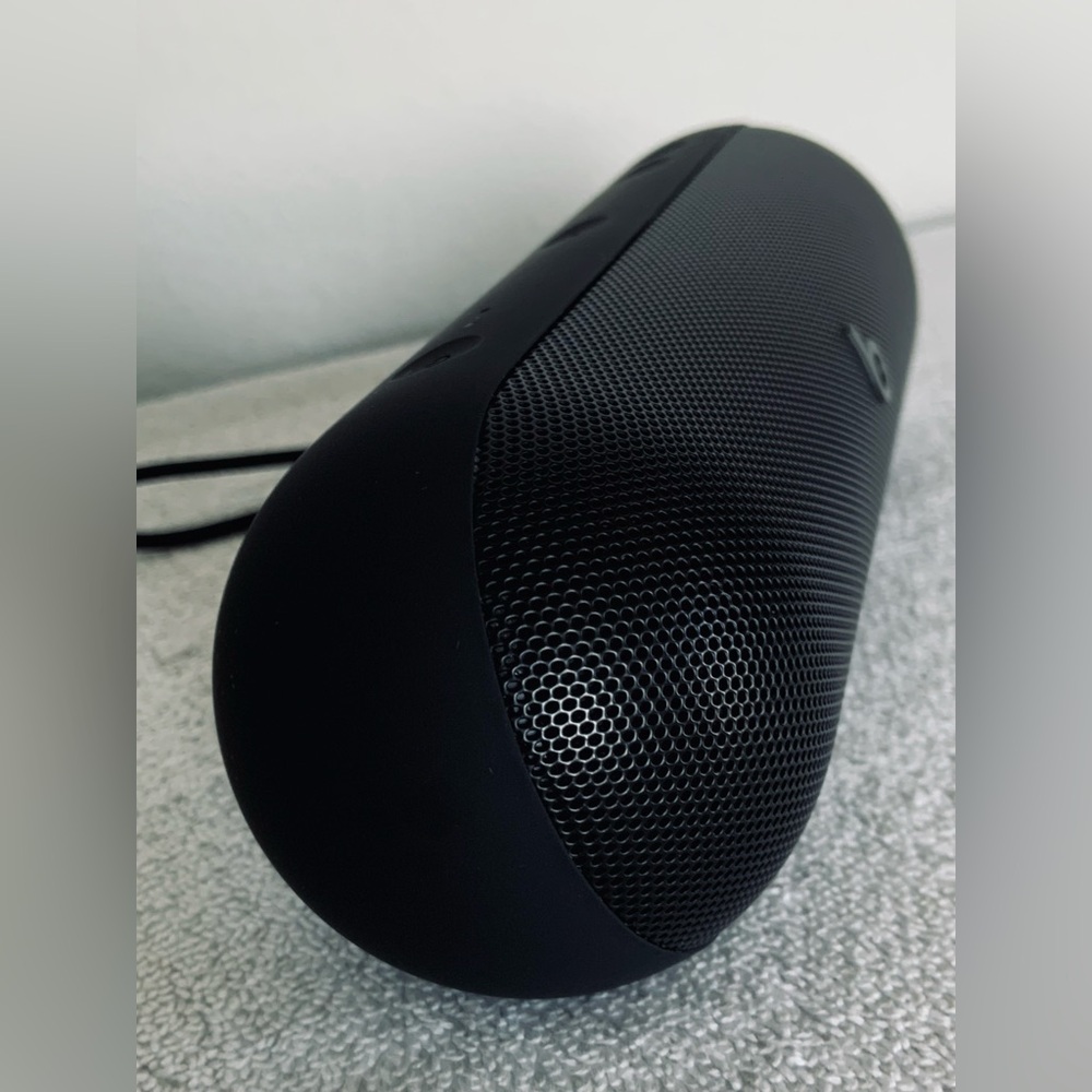 Beats by Dr. Dre Pill  
Portable Bluetooth Speaker~Matte Black *A3211 - Picture 6 of 13